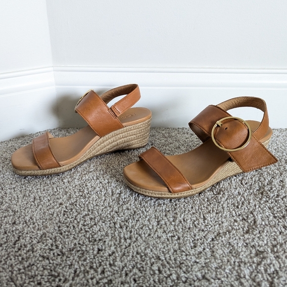 UGG Navee Wedge Tan Sandal sz 8 - Picture 3 of 7